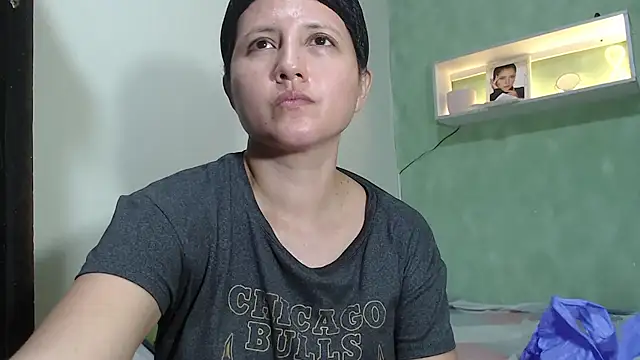 Renata Rivas online show from July 14, 2026, 4:06 am