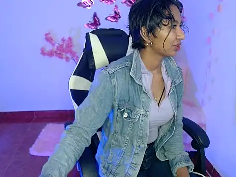 amber  666 online show from October 14, 2025, 12:22 am
