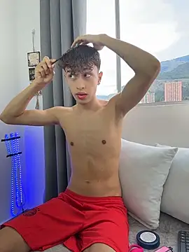 Douglas Lux online show from October 17, 2025, 9:27 pm