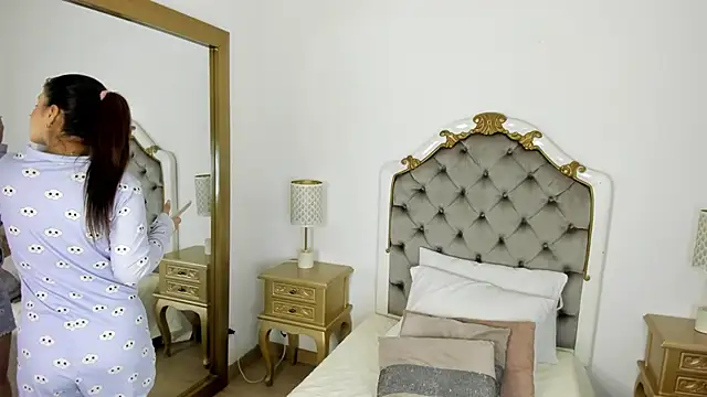 mary joseph online show from December 3, 2025, 8:30 pm