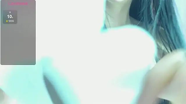 Snapshot of little__Chloee_ chatting on December 3, 2025, 4:24 am little Chloee online show from December 3, 2025, 4:24 am