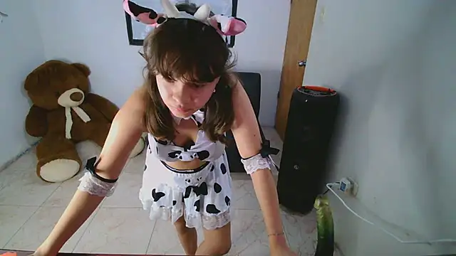 SweetRabbit29 online show from November 9, 2025, 12:25 am