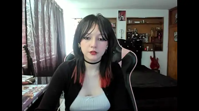 Maki Zein  online show from October 30, 2025, 3:20 pm