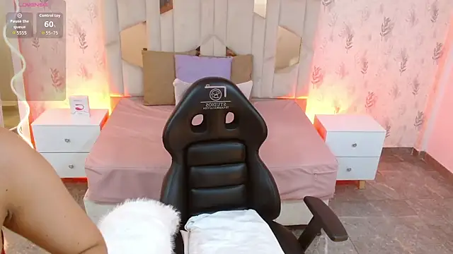 MARIANA TAY1 online show from October 25, 2025, 3:06 am