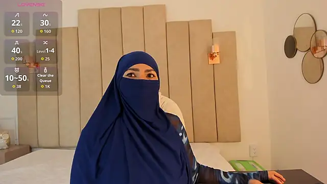  naylaa  online show from November 19, 2025, 4:01 am