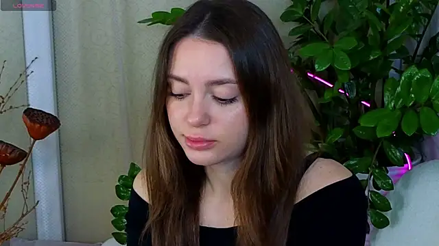 JulliRoss online show from October 24, 2025, 5:17 am