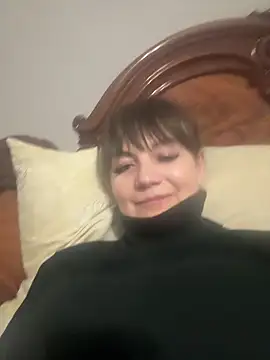 Butterfly8385 online show from April 10, 2026, 8:05 pm