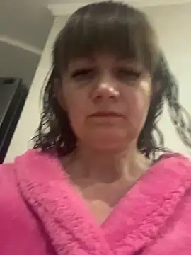 Butterfly8385 online show from May 17, 2026, 6:41 pm