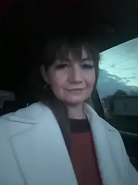 Butterfly8385 online show from April 15, 2026, 3:23 am