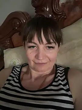 Butterfly8385 online show from May 11, 2026, 4:04 pm