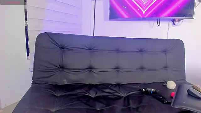 val dream04 online show from October 23, 2025, 5:28 am