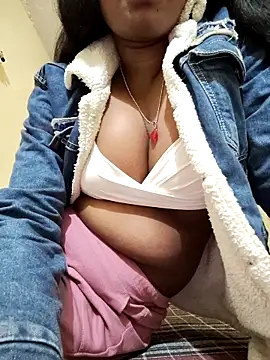 Lovely Payal online show from November 11, 2025, 4:18 am