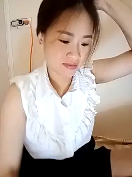 tuongvycute online show from October 31, 2025, 3:41 pm