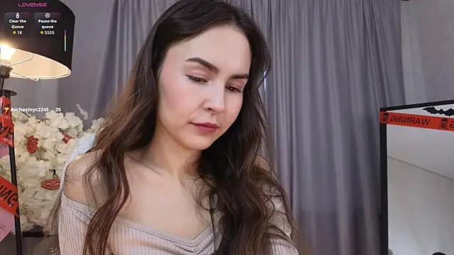 LionKierra online show from November 3, 2025, 4:17 am