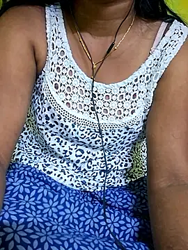 Snapshot of tamil_kanaka chatting on May 5, 2026, 5:05 pm tamil kanaka online show from May 5, 2026, 5:05 pm