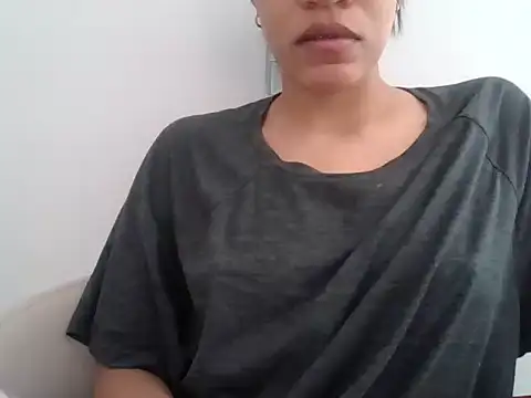 Snapshot of rositaaaa12 chatting on April 2, 2026, 4:46 pm rositaaaa12 online show from April 2, 2026, 4:46 pm