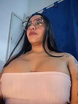 Snapshot of mis-violetha chatting on July 13, 2026, 2:55 am mis-violetha online show from July 13, 2026, 2:55 am
