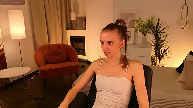 Snapshot of mia_silkk chatting on February 7, 2026, 8:28 pm mia silkk online show from February 7, 2026, 8:28 pm