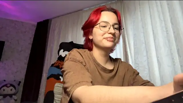 Snapshot of TheaBertch chatting on October 12, 2025, 2:18 pm TheaBertch online show from October 12, 2025, 2:18 pm