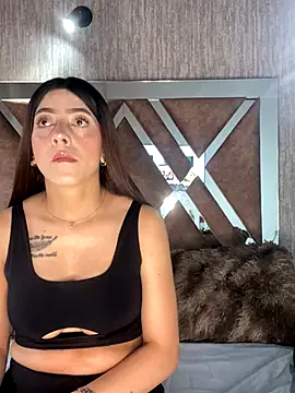 ElectraPink  online show from October 29, 2025, 12:37 pm