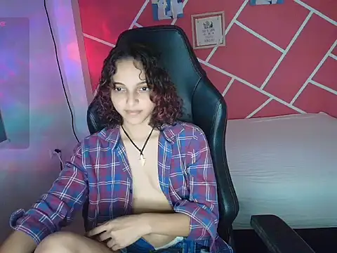 sweety dreambaby online show from October 14, 2025, 8:09 pm