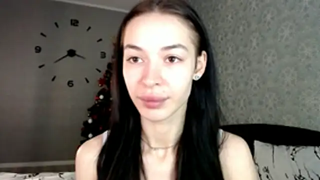 Daphne Darkthorn online show from December 21, 2025, 2:35 am