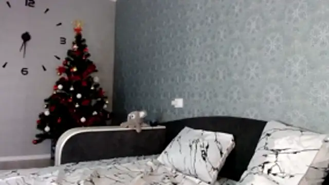 Daphne Darkthorn online show from December 19, 2025, 5:26 pm