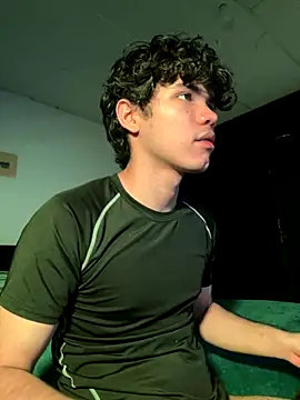 Im Camii online show from November 18, 2025, 5:16 pm