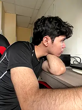 Im Camii online show from November 24, 2025, 5:13 pm