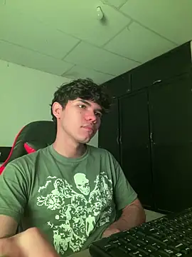 Im Camii online show from December 18, 2025, 10:13 pm