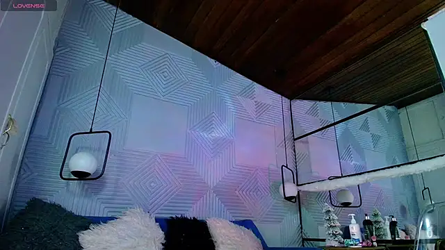 Snapshot of CinnamonHeat chatting on November 19, 2025, 11:10 am CinnamonHeat online show from November 19, 2025, 11:10 am