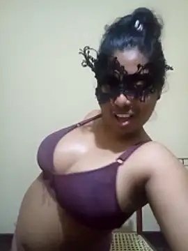 Expose Queen online show from March 4, 2026, 5:53 pm