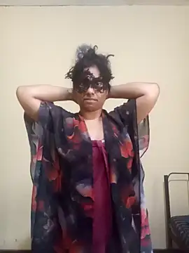 Expose Queen online show from February 20, 2026, 7:43 am