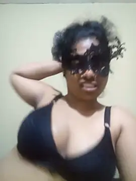 Expose Queen online show from February 17, 2026, 6:49 pm