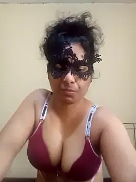 Expose Queen online show from March 20, 2026, 5:19 am