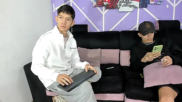 Snapshot of heyy_noah11 chatting on May 29, 2026, 1:17 pm heyy noah11 online show from May 29, 2026, 1:17 pm