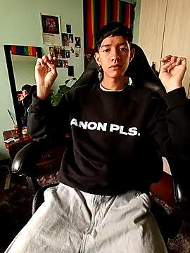 Snapshot of heyy_noah11 chatting on April 27, 2026, 4:38 pm heyy noah11 online show from April 27, 2026, 4:38 pm