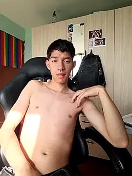 Snapshot of heyy_noah11 chatting on April 30, 2026, 8:57 pm heyy noah11 online show from April 30, 2026, 8:57 pm