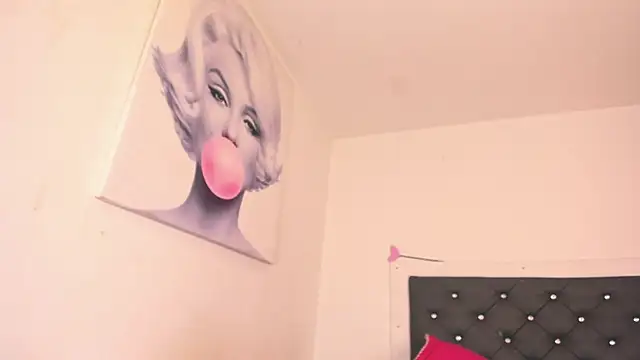 Snapshot of BiancaValentinna chatting on January 5, 2026, 7:39 pm BiancaValentinna online show from January 5, 2026, 7:39 pm