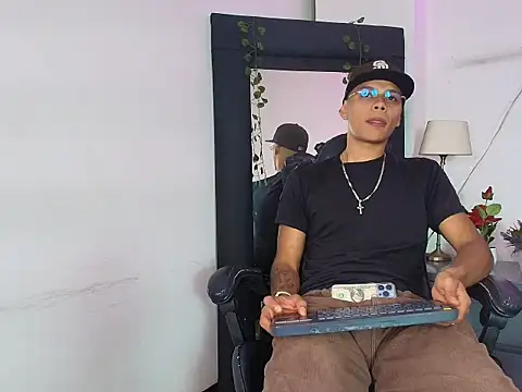 Snapshot of Jordan_Kiing chatting on October 15, 2025, 9:34 pm Jordan Kiing online show from October 15, 2025, 9:34 pm