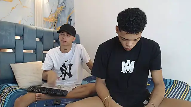 EMPIRE BOYS1 online show from February 18, 2026, 7:43 pm