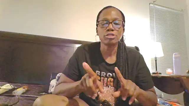 SweetCandy85 online show from November 3, 2025, 1:44 am