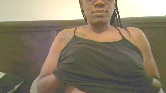 SweetCandy85 online show from October 24, 2025, 2:21 am