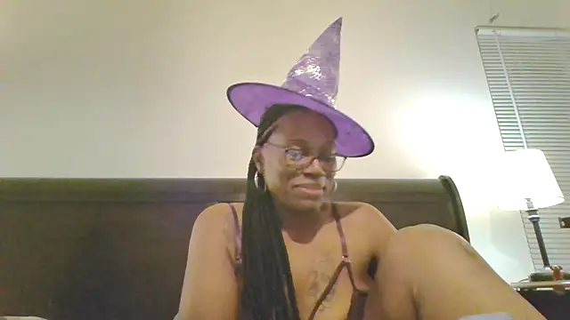 SweetCandy85 online show from November 1, 2025, 3:13 am