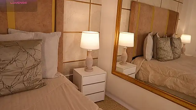 lyrabellini online show from March 8, 2026, 10:51 am