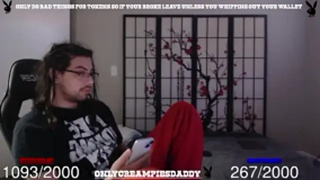 Snapshot of onlycreampiesdaddy chatting on May 29, 2026, 9:43 pm onlycreampiesdaddy online show from May 29, 2026, 9:43 pm