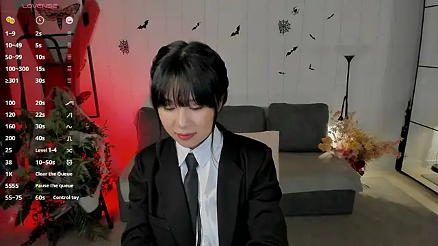 Erika Kim online show from October 30, 2025, 6:44 am