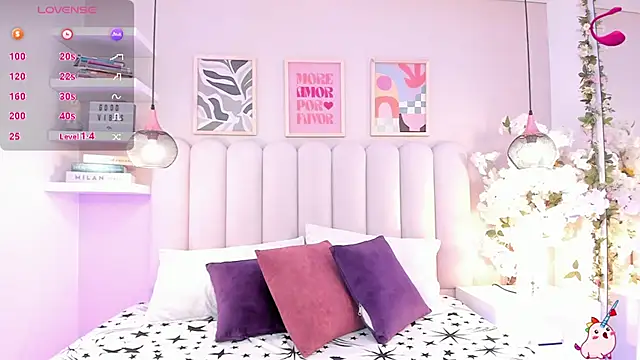 Isabella  gonzalez  online show from November 18, 2025, 4:05 am