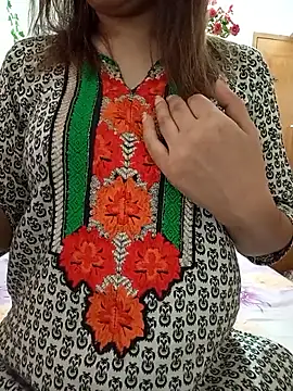 Tanha18 online show from May 19, 2026, 12:59 am