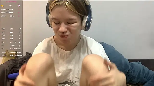 LorRebak online show from November 4, 2025, 10:19 am